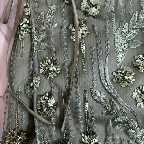 Green Sequin Embellished Mini Skirt - Picture 2 of 6